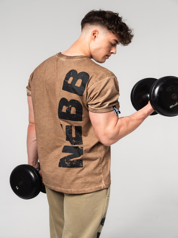 Nebbia Max Out T-Shirt